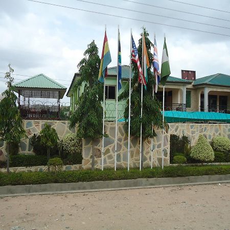 Dokua Royal Hotel Kwabenya Ngoại thất bức ảnh