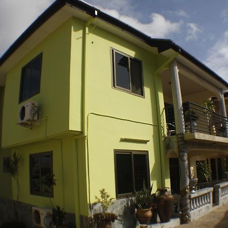 Dokua Royal Hotel Kwabenya Ngoại thất bức ảnh