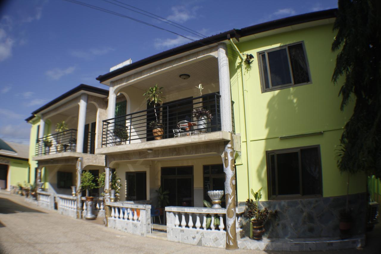 Dokua Royal Hotel Kwabenya Ngoại thất bức ảnh